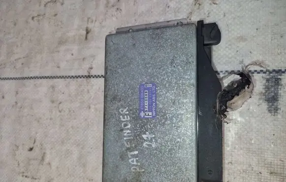 Nissan Pathfinder R50 ABS control unit/module 478500w400