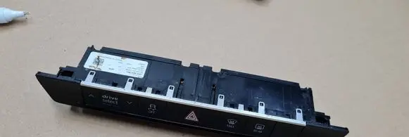 Audi A6 S6 C8 4K Hazard light switch 4K0925301