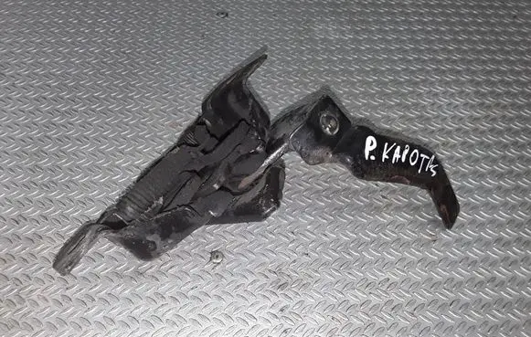 Engine bonnet/hood lock/catch