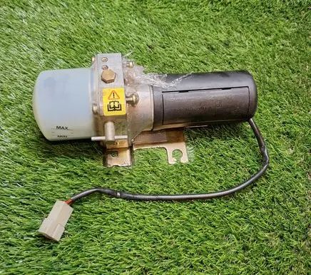 Volkswagen Golf III Convertible roof hydraulic pump 1E0871791A