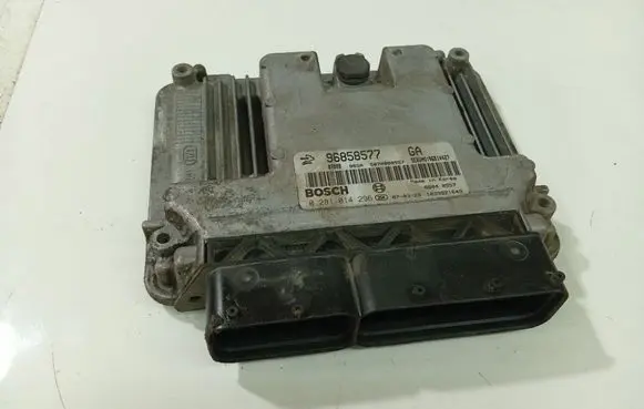 Opel Antara Engine control unit/module 96858577