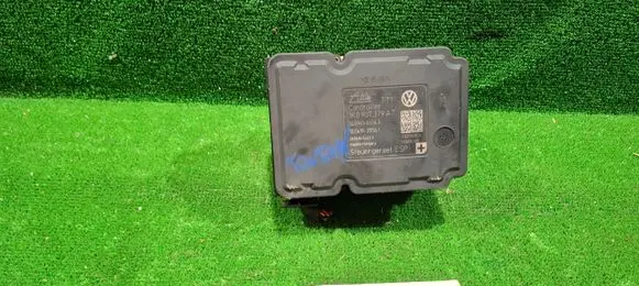 Volkswagen Touran II ABS control unit/module 