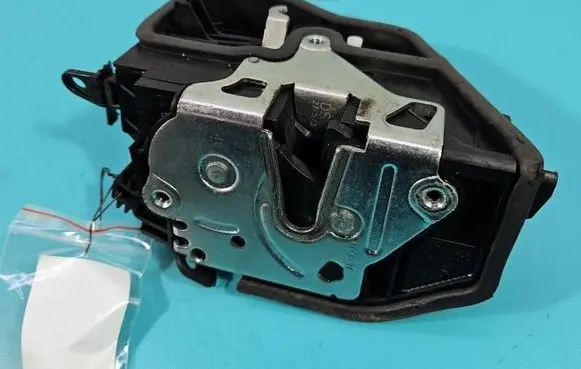 BMW X1 E84 Front door lock 7202146 IMPRK1594888