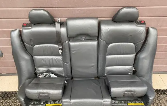 Volvo V70 Second row seats 