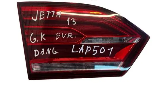 Tailgate rear/tail lights