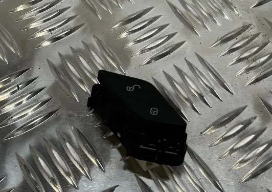 Mercedes-Benz C W205 Central locking switch button A2059055151 13589339 0245T042