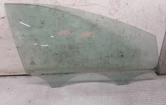 Ford Focus Front door window glass four-door