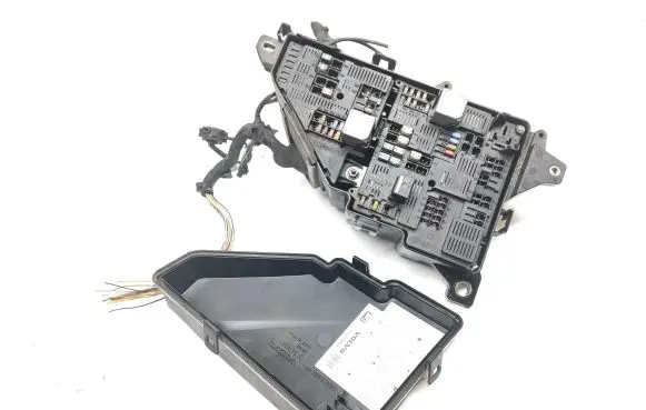 Volvo S90, V90 Fuse box set 31398001