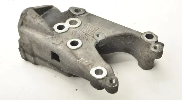 Citroen C5 Engine mounting bracket 