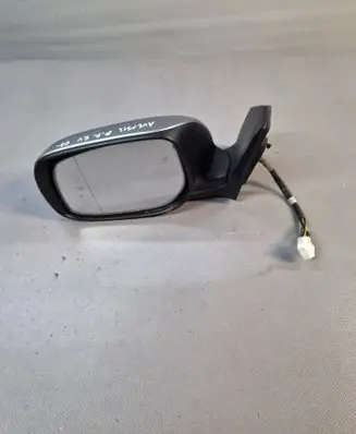 Toyota Avensis T250 Front door electric wing mirror 