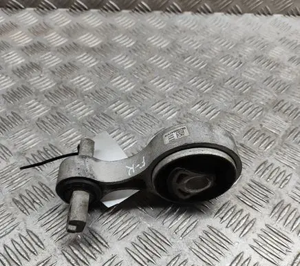 Maserati Quattroporte Engine mount bracket 6700042970 06700042970