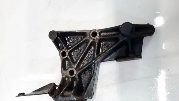 Volkswagen Transporter - Caravelle T4 Engine mounting bracket