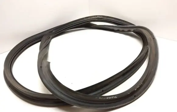 Volvo V70 Trunk rubber seal (body) 