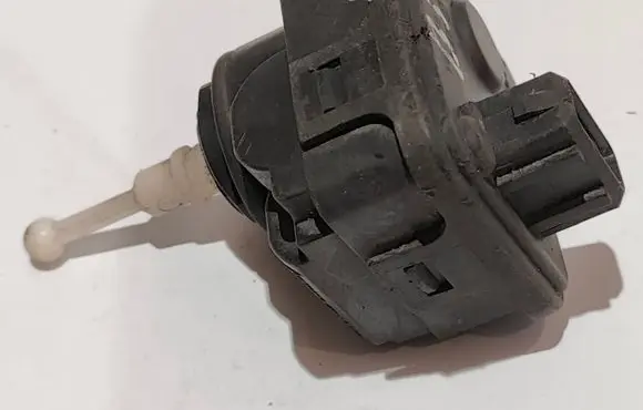 Volkswagen PASSAT B5.5 Headlight level adjustment motor 00728201