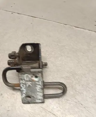Volkswagen Touran II Rear door lower hinge 1T0833411C