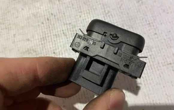 Mercedes-Benz ML W163 Seat heating switch a1638200210 1638200210