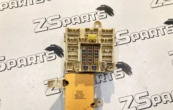 Lexus IS 200-300 Fuse box set 8922153100 2440000400