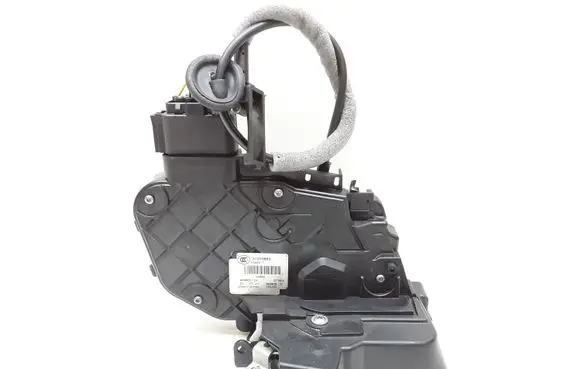 Volvo V70 Front door lock 31253665