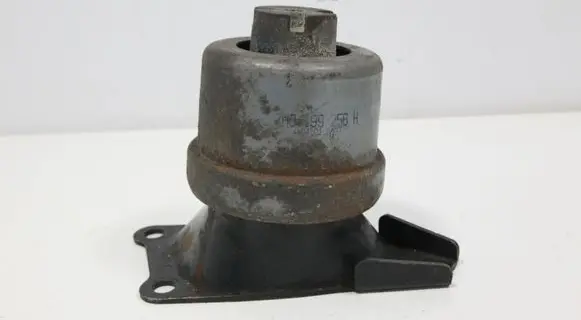 Volkswagen Multivan T5 Engine mount bracket 7H0199256H