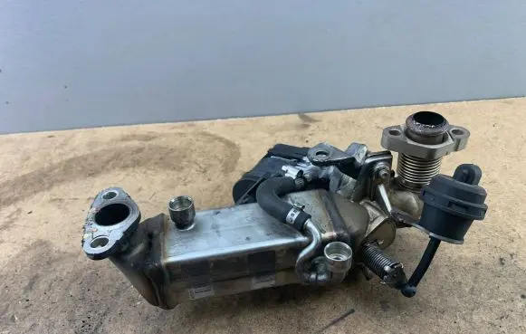 BMW 7 F01 F02 F03 F04 EGR valve cooler 7805446 11717805446
