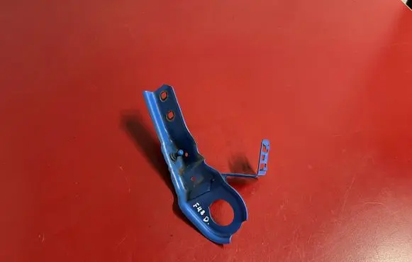 BMW X1 F48 F49 Fender mounting bracket 7355992