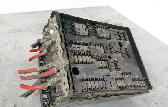 Volkswagen Golf Plus Fuse box set 1K0937124K