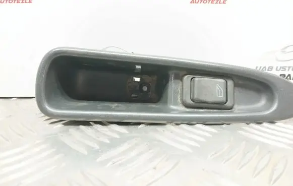 Volvo S40, V40 Electric window control switch 883328