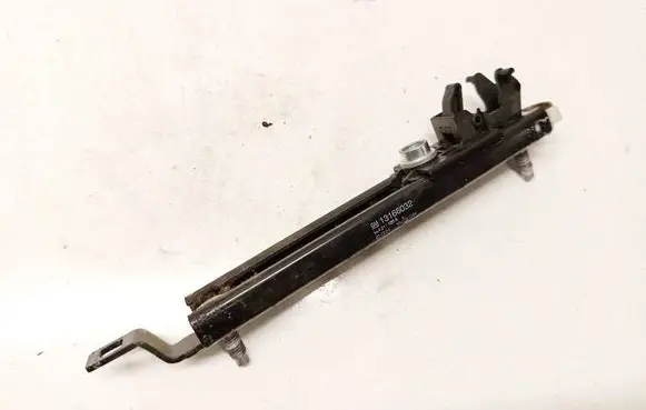 Opel Astra H Seat belt adjustment rail 13166032