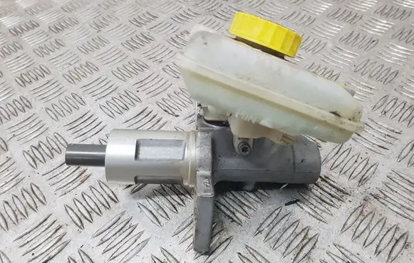 Skoda Superb B5 (3U) Master brake cylinder 32067009