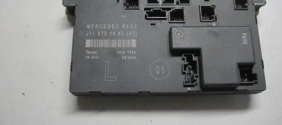 Mercedes-Benz E W211 Door control unit/module 2118701985