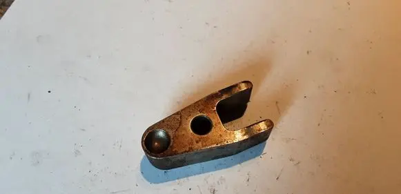 Mercedes-Benz E W211 Fuel Injector clamp holder