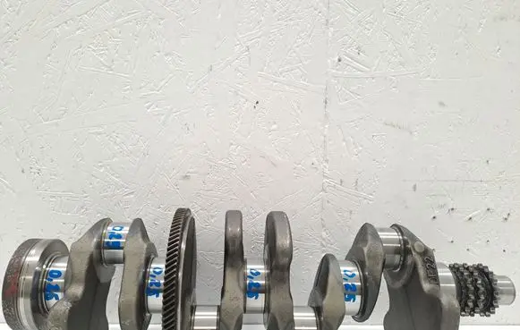 Mercedes-Benz E W211 Crankshaft R61103 DE22