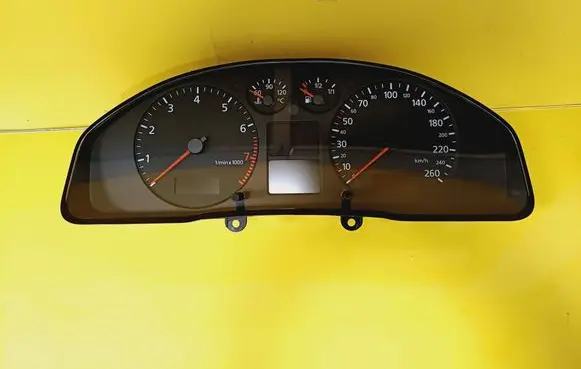 Audi A4 S4 B5 8D Speedometer (instrument cluster) 8D0920900P