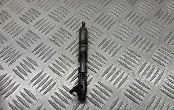Nissan Note (E11) Fuel injector 8200421359