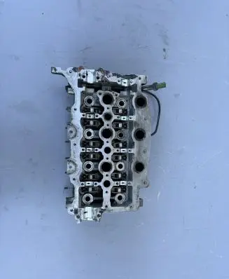 Citroen C5 Engine head 4R8Q6C064AG 10TRD2