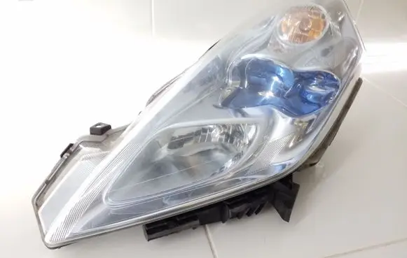 Nissan Leaf I (ZE0) Headlight/headlamp