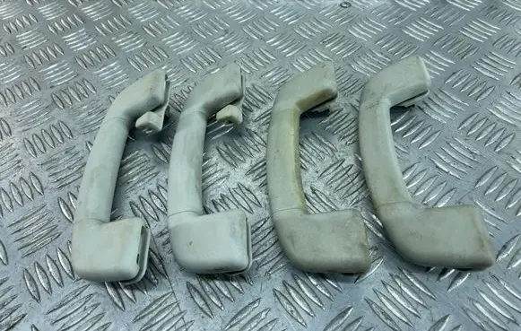 Skoda Superb B8 (3V) A set of handles for the ceiling 
