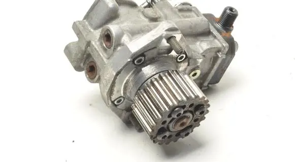 Volvo S60 Fuel injection high pressure pump 31405129
