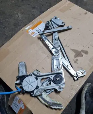 Subaru Forester SG Front door window regulator motor