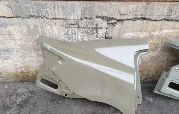 Toyota Avensis T270 Fender 6160105100