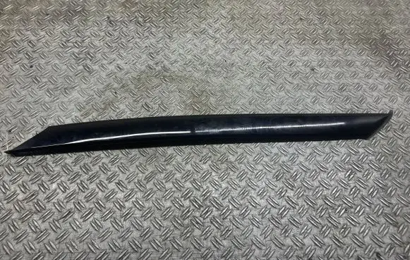 Ford Explorer VI Windshield trim LB5BS03682