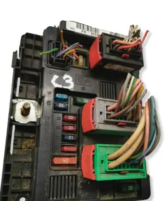 Citroen C3 Fuse module 9643498780 T118470004 137092553