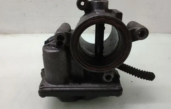 Volkswagen PASSAT B6 Throttle valve 03L128063D