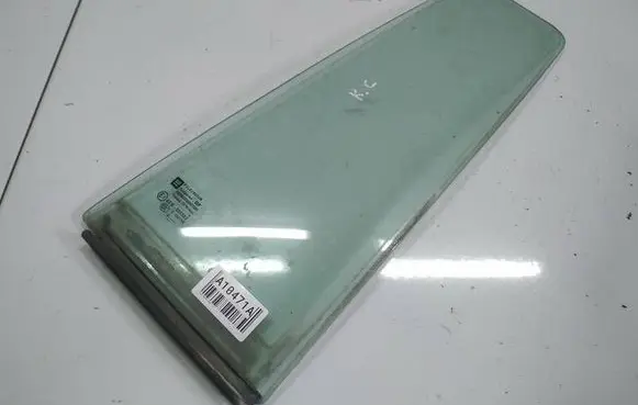 Opel Zafira B Rear vent window glass AS2