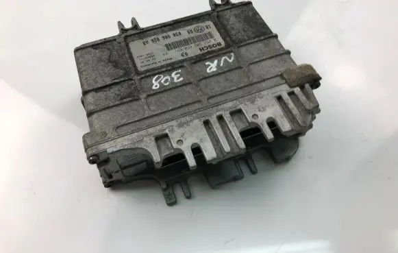 Volkswagen Golf IV Engine control unit/module ECU 030906026AB 0261203650