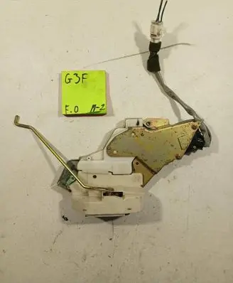 Suzuki Swift I Rear door lock 8230183E10