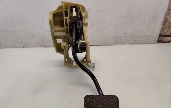 BMW 5 E60 E61 Brake pedal 6769221 4010613C