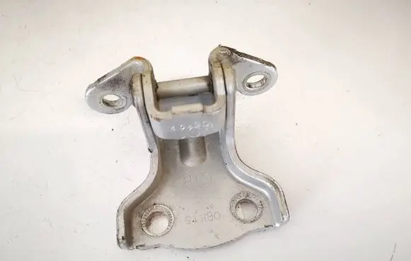 Chevrolet Captiva Rear door lower hinge