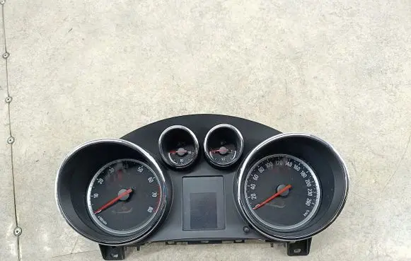 Opel Astra J Speedometer (instrument cluster) 13433769