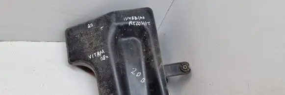Suzuki Grand Vitara II Intake resonator 65JR01